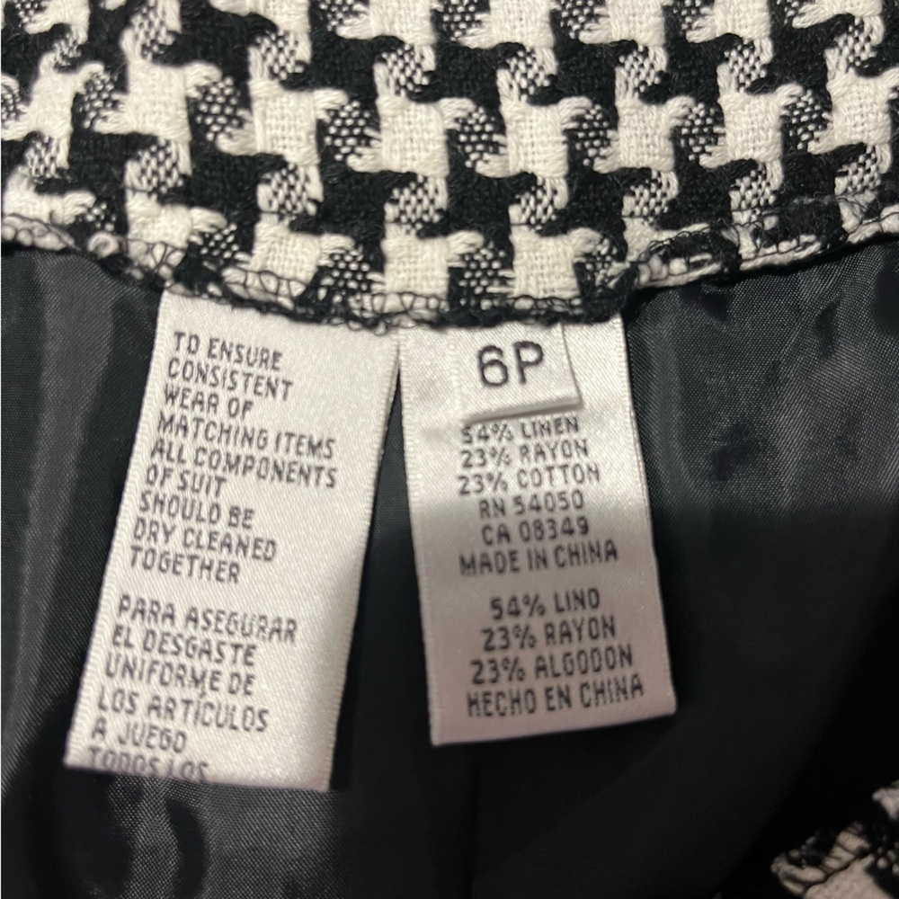 Houndstooth Pencil Skirt - Picture 4 of 4